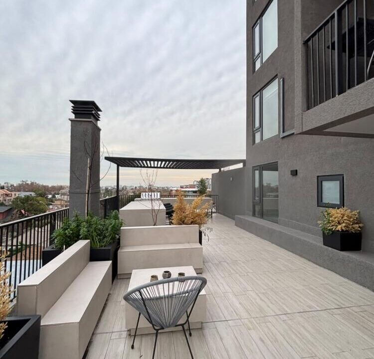 Departamento en Venta con Amplia Terraza Privada y Quincho | Ñuñoa